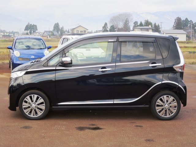 Nissan DAYZ 2015-05 196635-4