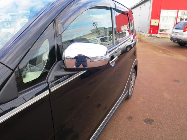 Nissan DAYZ 2015-05 196635-6