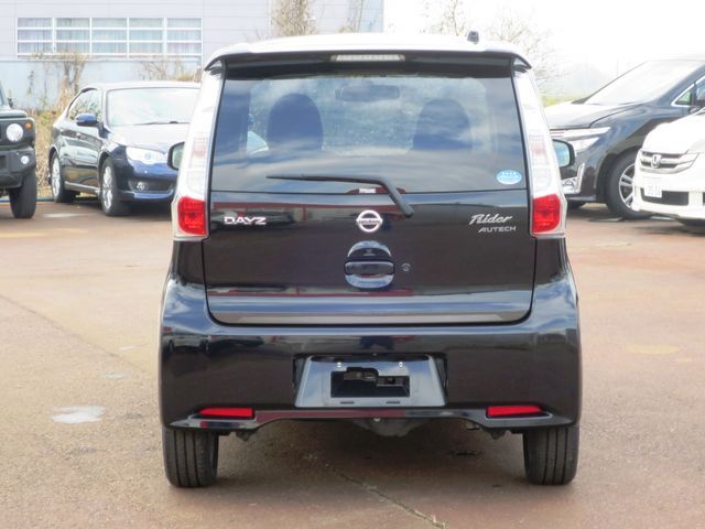 Nissan DAYZ 2015-05 196635-3