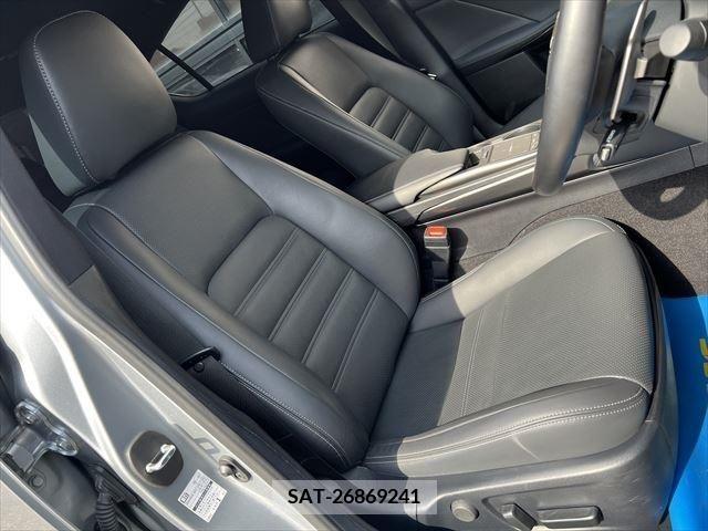 Lexus IS 2021-09 275763-11