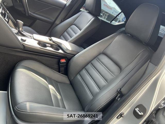 Lexus IS 2021-09 275763-13