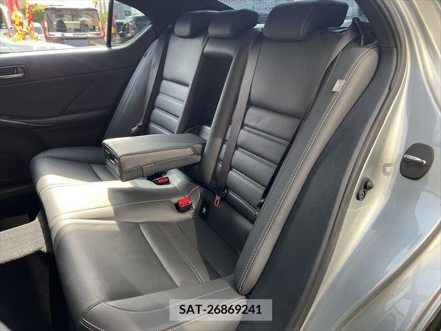 Lexus IS 2021-09 275763-15