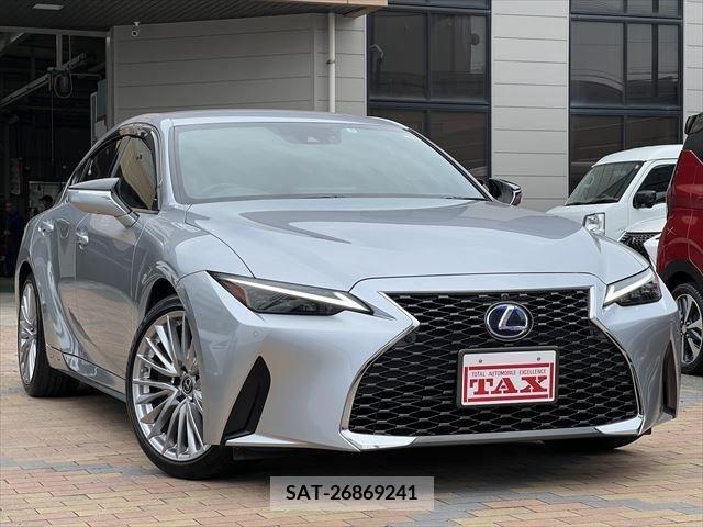 Lexus IS 2021-09 275763-1