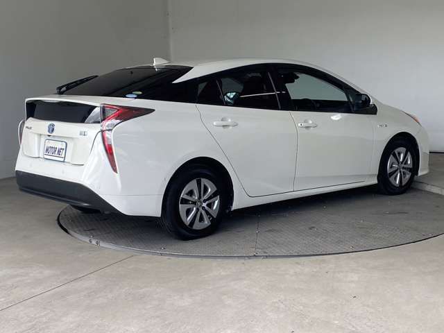 Toyota PRIUS 2018-09 28828-10