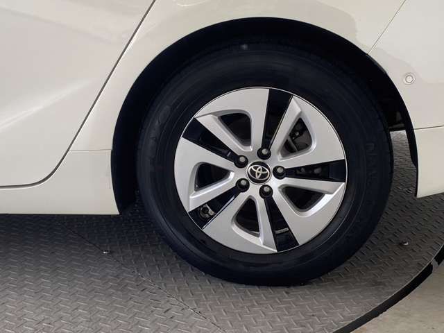 Toyota PRIUS 2018-09 28828-14