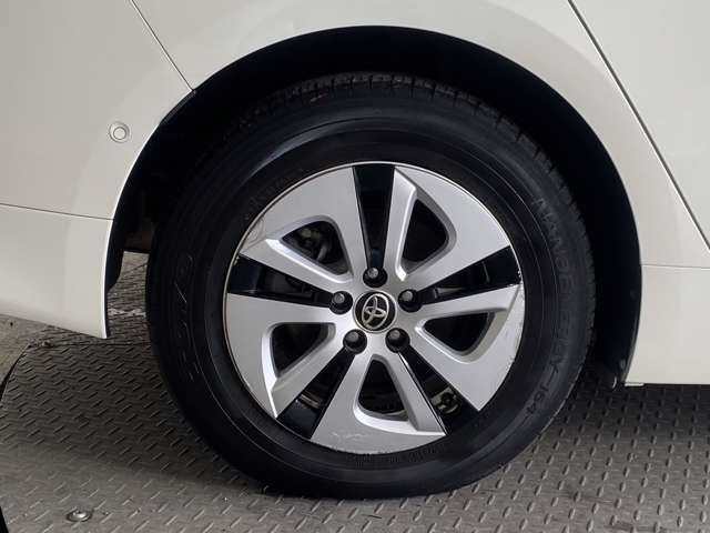 Toyota PRIUS 2018-09 28828-17