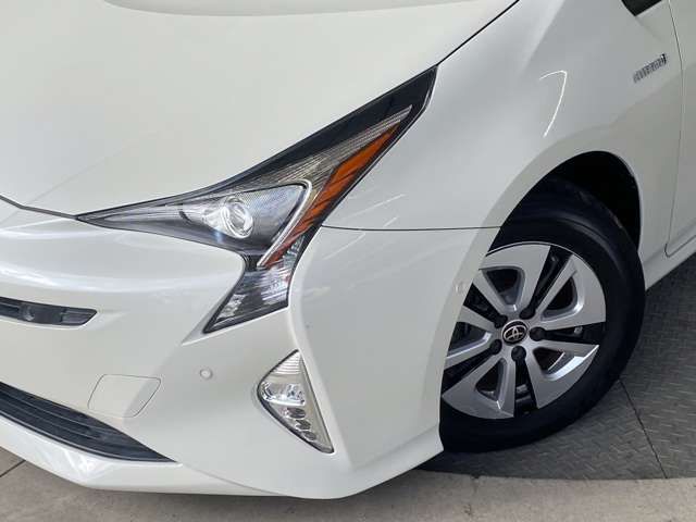 Toyota PRIUS 2018-09 28828-5