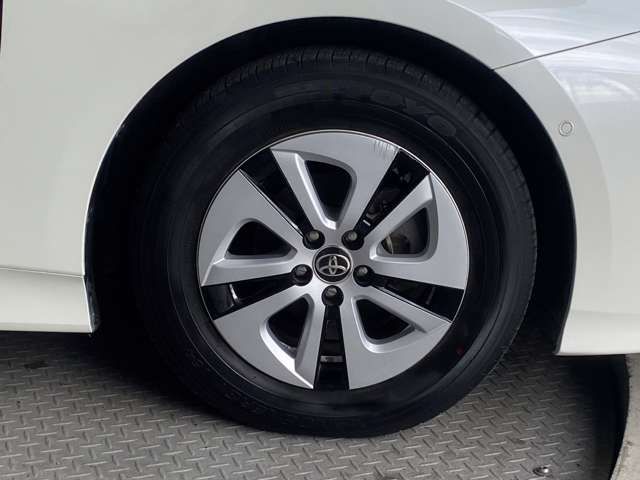 Toyota PRIUS 2018-09 28828-16