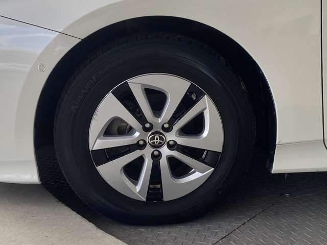 Toyota PRIUS 2018-09 28828-15