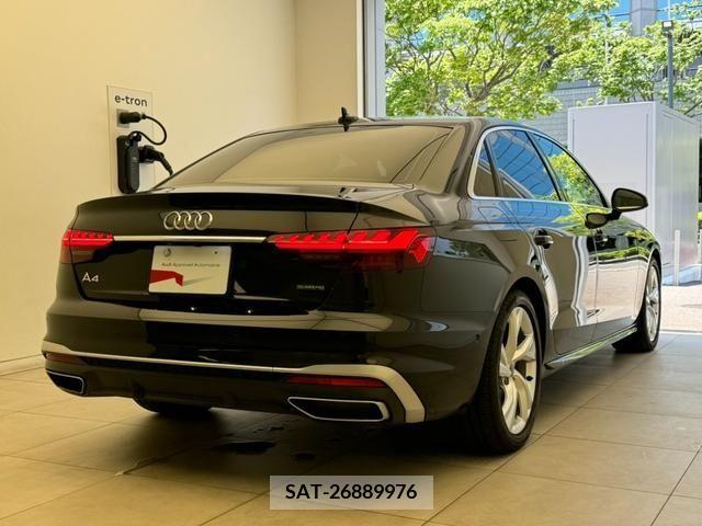 Audi A4 2022-10 294585-1