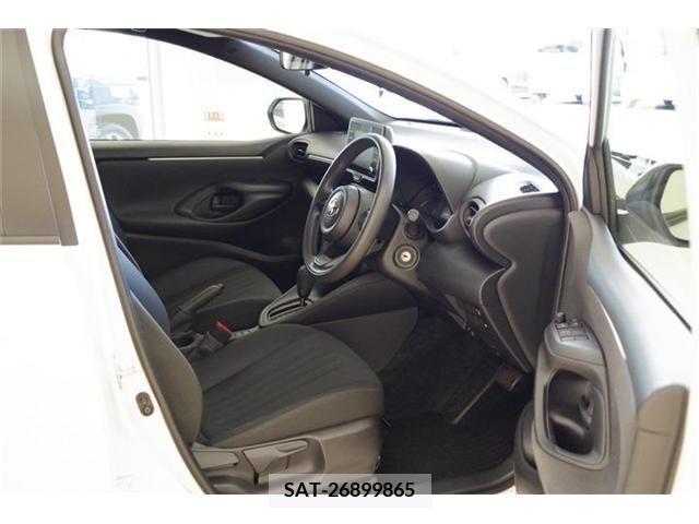 Toyota YARIS 2022-06 381290-14
