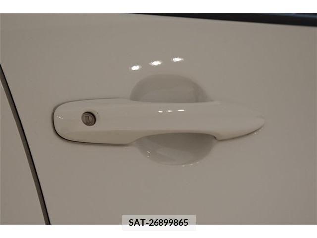 Toyota YARIS 2022-06 381290-27