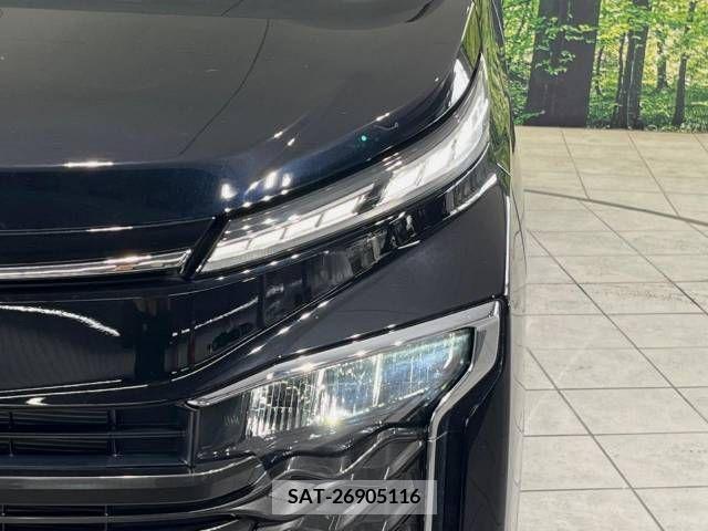 Toyota VOXY 2022-12 313578-12
