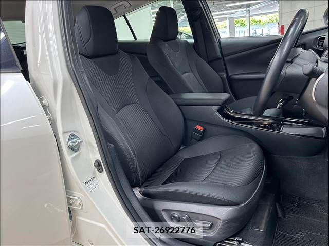 Toyota PRIUS 2019-10 377719-7