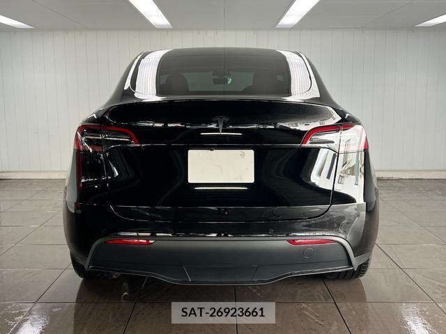 Tesla MODEL Y 2023-06 384678-13