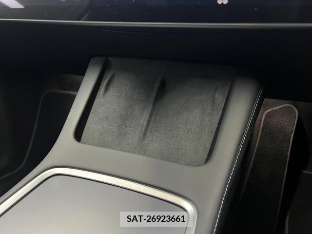 Tesla MODEL Y 2023-06 384678-10