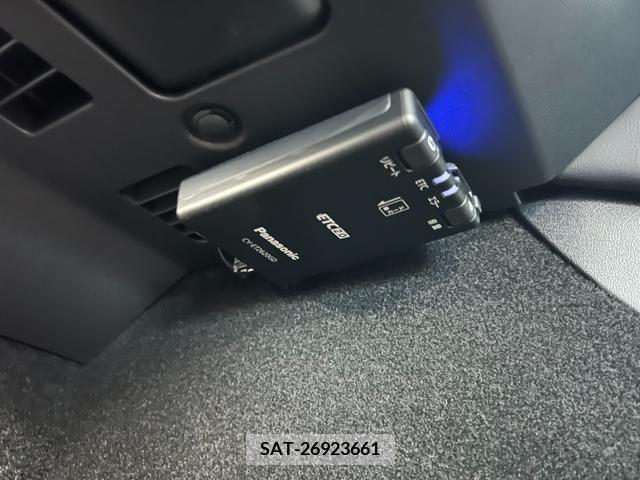 Tesla MODEL Y 2023-06 384678-8