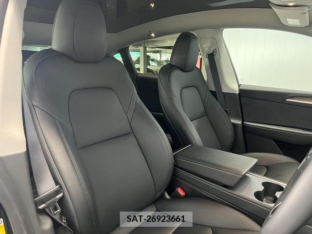 Tesla MODEL Y 2023-06 384678-3