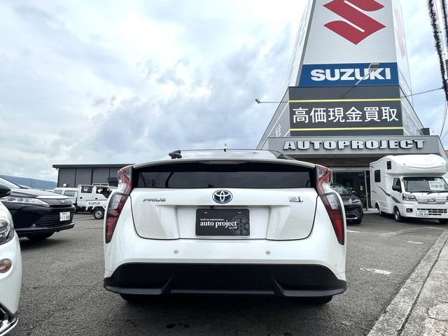Toyota PRIUS 2018-12 2952-8