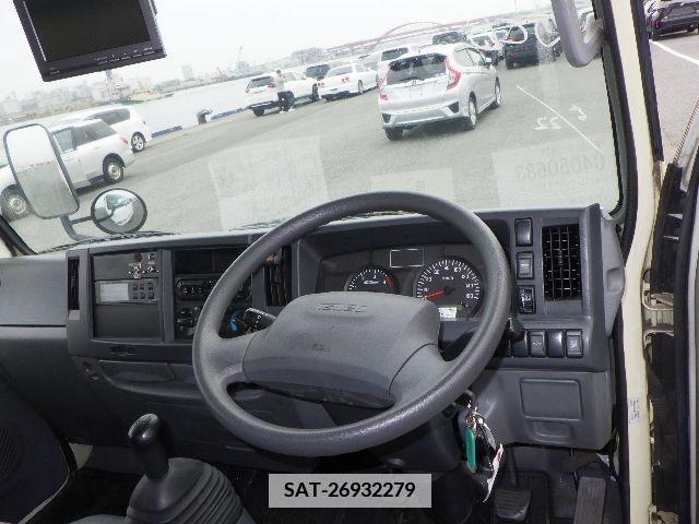 Isuzu ELF TRUCK 2018-04 387638-1