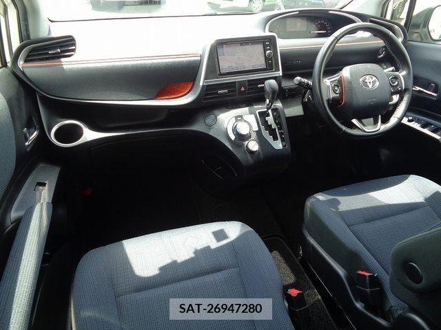 Toyota SIENTA 2017-08 335899-10