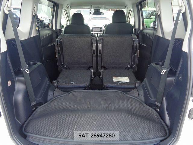 Toyota SIENTA 2017-08 335899-8