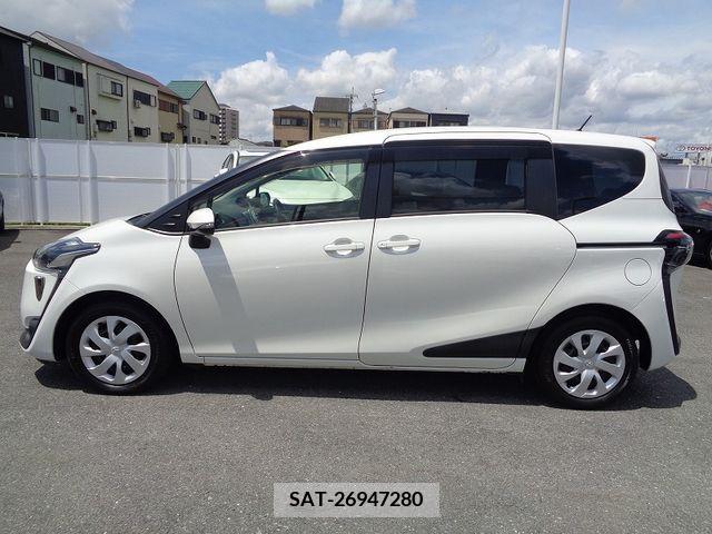 Toyota SIENTA 2017-08 335899-28