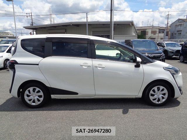 Toyota SIENTA 2017-08 335899-27