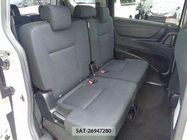Toyota SIENTA 2017-08 335899-5