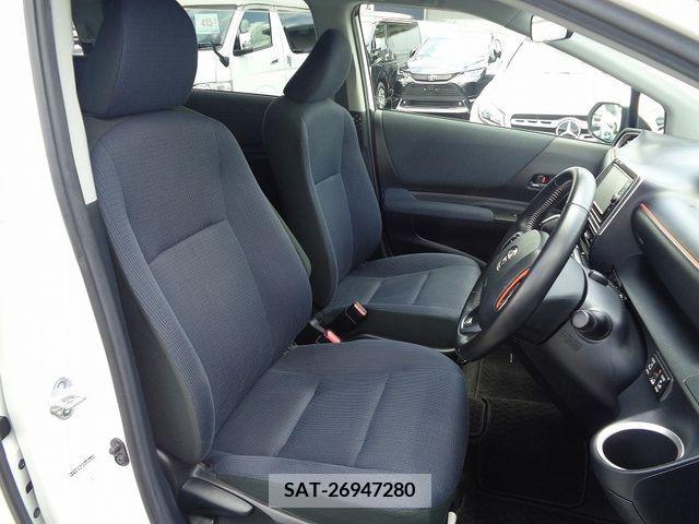 Toyota SIENTA 2017-08 335899-3