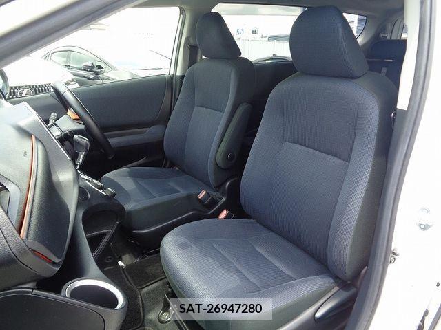 Toyota SIENTA 2017-08 335899-4