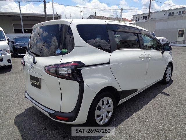 Toyota SIENTA 2017-08 335899-2