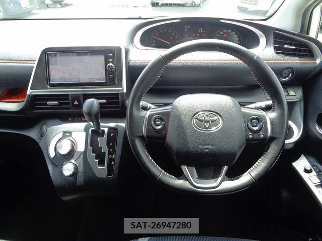 Toyota SIENTA 2017-08 335899-1