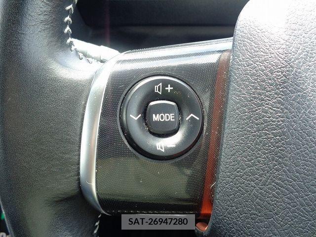 Toyota SIENTA 2017-08 335899-21