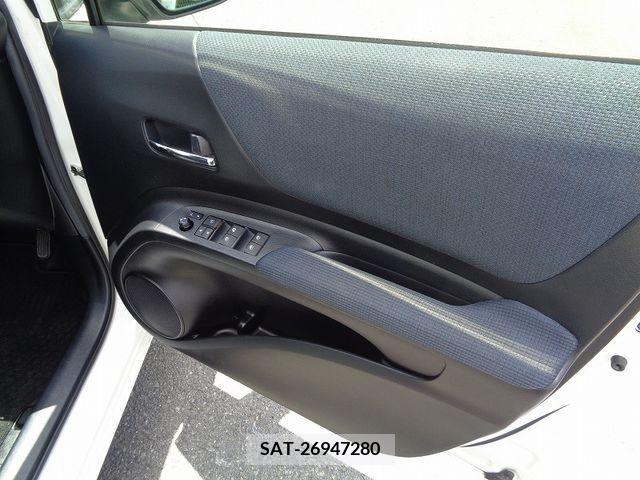 Toyota SIENTA 2017-08 335899-15