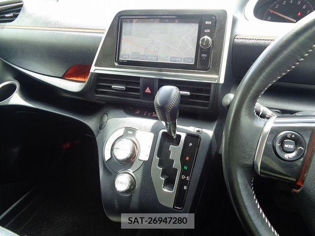 Toyota SIENTA 2017-08 335899-13