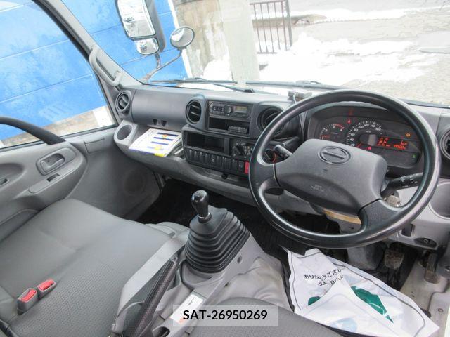 Hino DUTRO 2018-01 224986-1