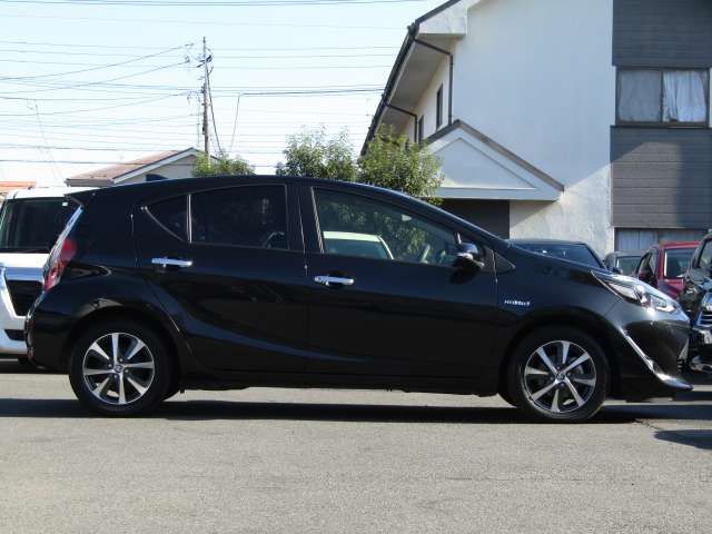 Toyota AQUA 2018-11 182422-2
