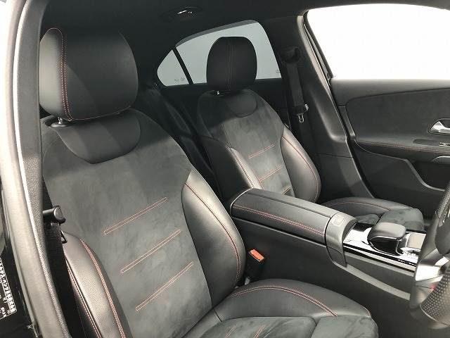 Mercedes Benz A-CLASS 2020-02 193570-9