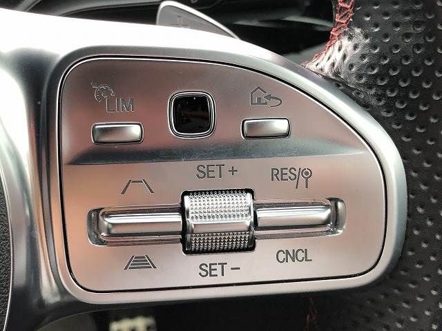 Mercedes Benz A-CLASS 2020-02 193570-4