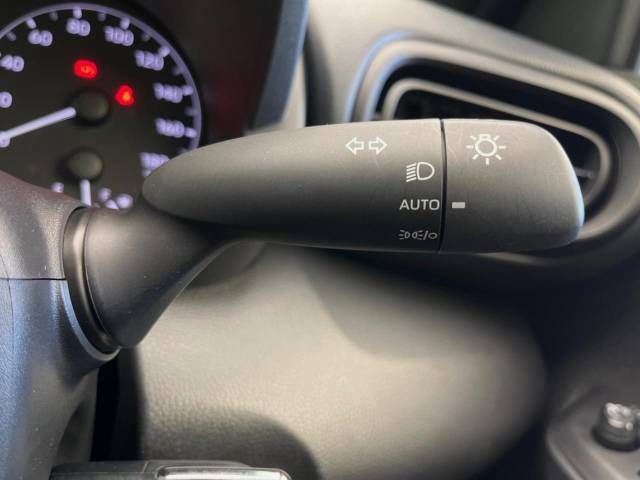 Toyota YARIS 2020-10 12739-7