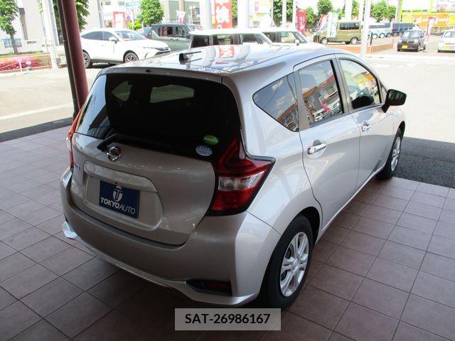 Nissan NOTE 2017-04 302402-2