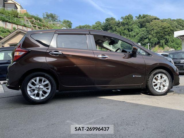 Nissan NOTE 2018-08 340816-5