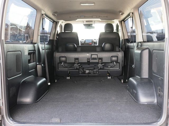 Toyota HIACE VAN 2018-01 15216-18