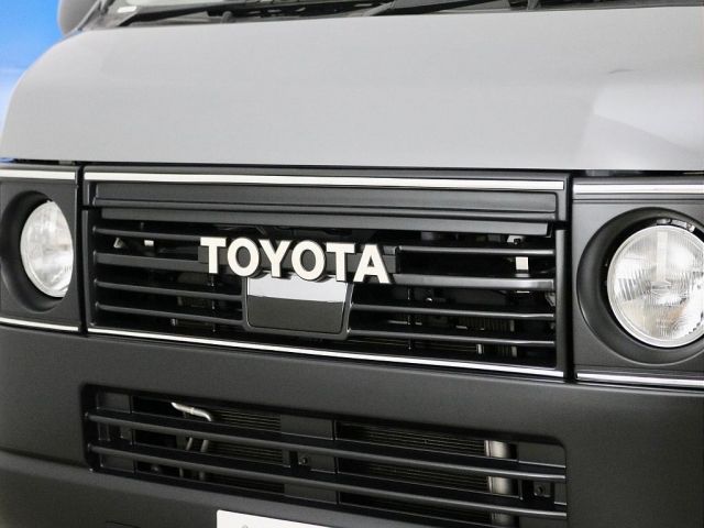 Toyota HIACE VAN 2018-01 15216-9