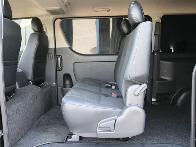 Toyota HIACE VAN 2018-01 15216-16