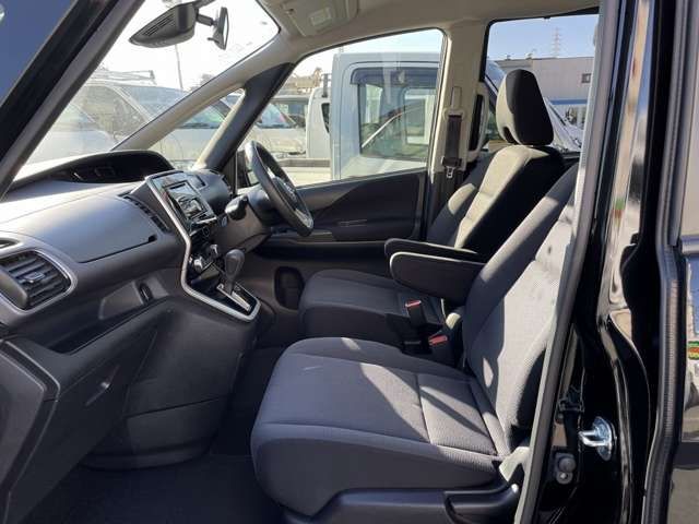Nissan SERENA 2017-01 10537-19
