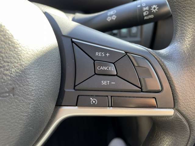 Nissan SERENA 2017-01 10537-11