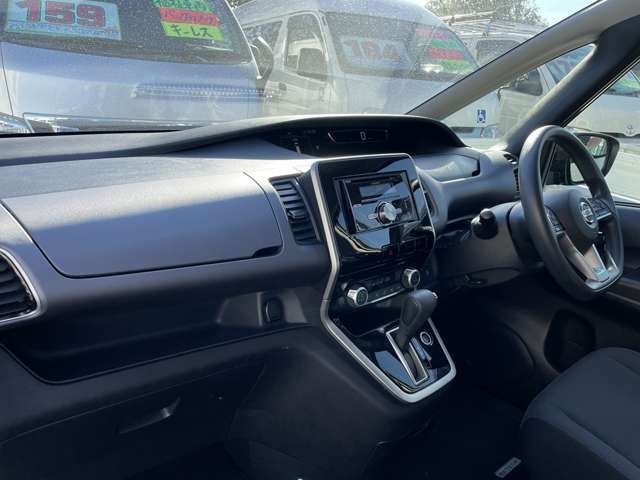 Nissan SERENA 2017-01 10537-8