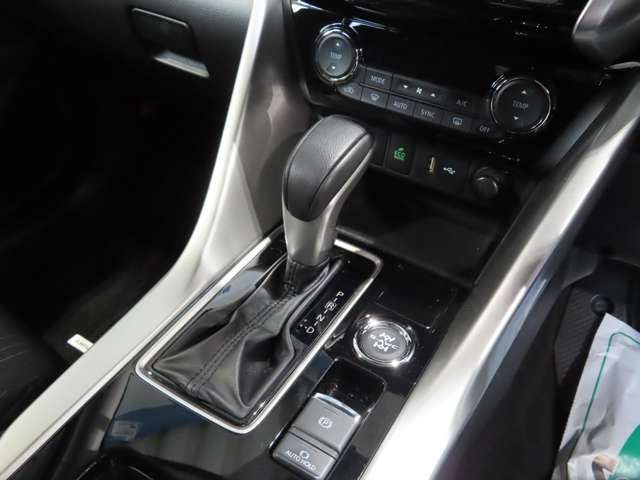 Mitsubishi ECLIPSE CROSS 2018-09 12924-16